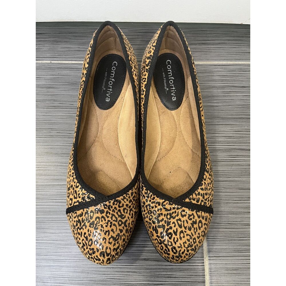 Comfortiva Eaton Leather Slip-On Flats Leopard Print Size 8.5